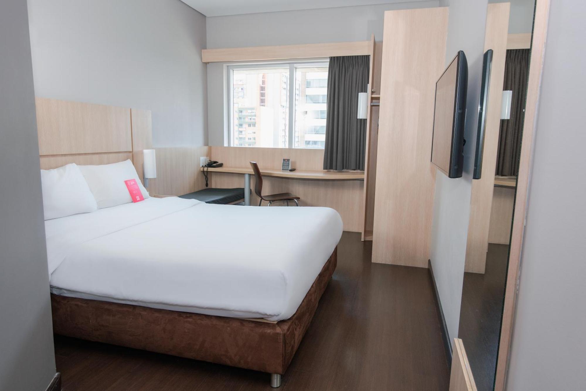 Ibis Medellin Ξενοδοχείο Εξωτερικό φωτογραφία